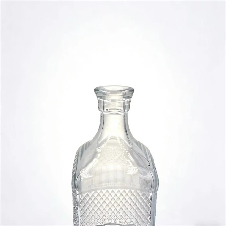 Diamond Relief Square Gin Glass Bottle manufacturers